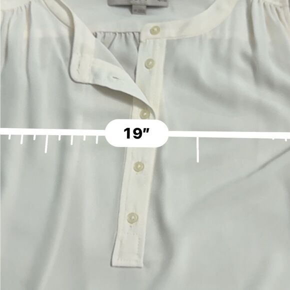 LOFT Cream Sleeveless Blouse size medium petite - Picture 5 of 6